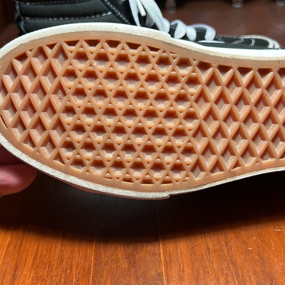 VANS Unisex Black & White Hightop Sneakers - Picture 7 of 10